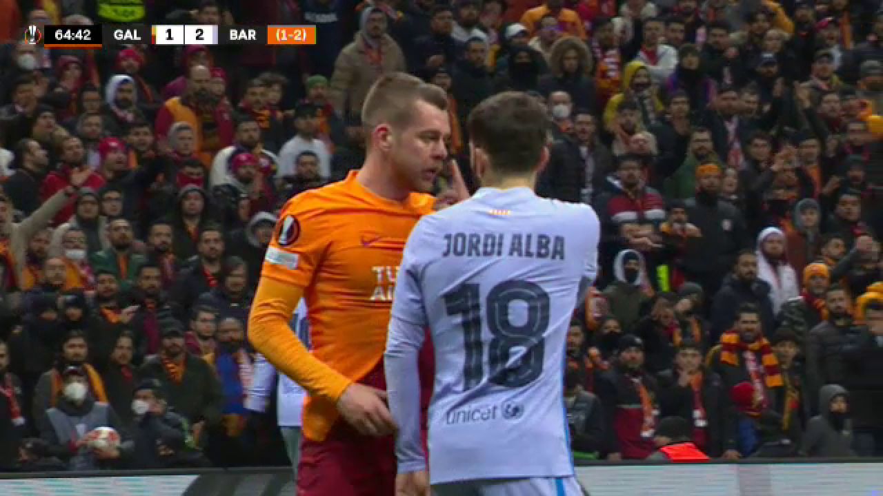 Cicâldău, schimb de replici cu Jordi Alba! Românul a fost scos din sărite de un gest al fundașului Barcelonei_10