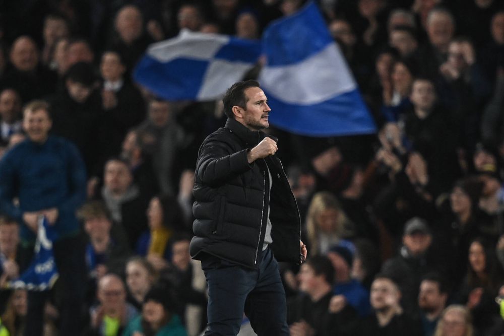 ”Mi-am rupt mâna când mă bucuram”. Frank Lampard a plătit scump victoria echipei sale din minutul 90+9_1