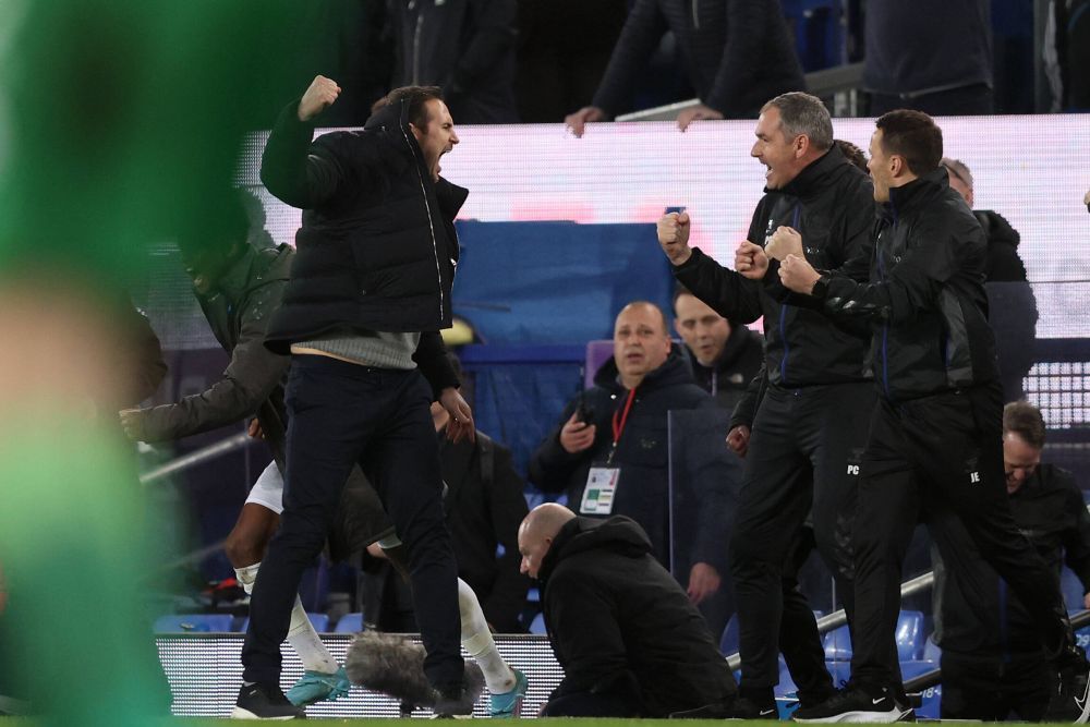 ”Mi-am rupt mâna când mă bucuram”. Frank Lampard a plătit scump victoria echipei sale din minutul 90+9_8