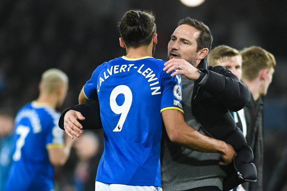 ”Mi-am rupt mâna când mă bucuram”. Frank Lampard a plătit scump victoria echipei sale din minutul 90+9_11