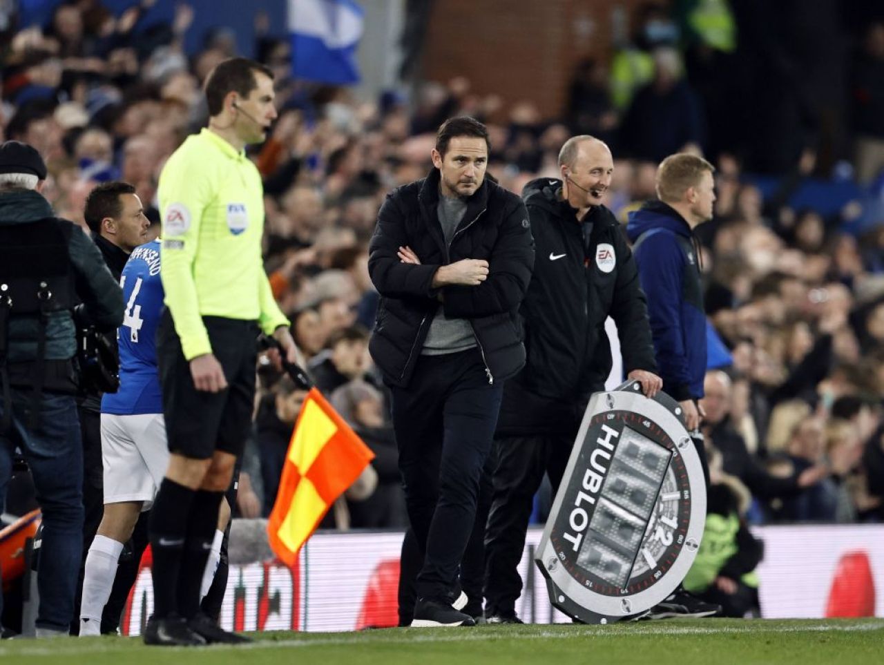 ”Mi-am rupt mâna când mă bucuram”. Frank Lampard a plătit scump victoria echipei sale din minutul 90+9_15
