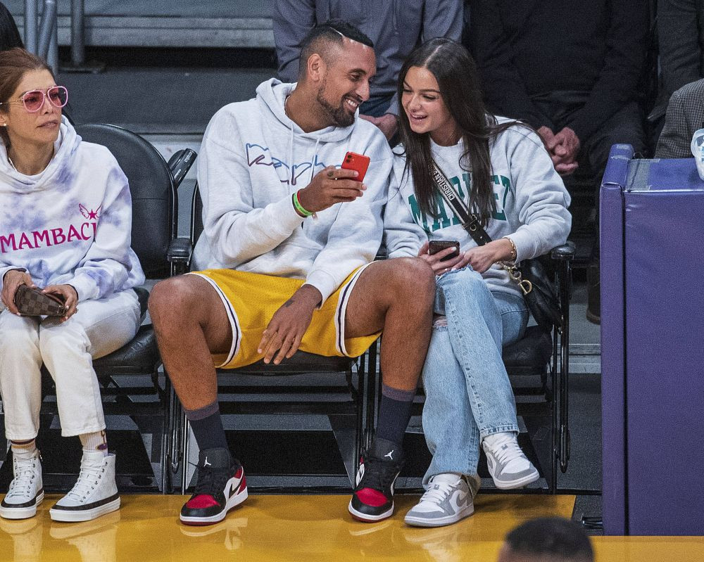 Cum să „distrugi” 2 jurnaliști la conferința de presă, de Nick Kyrgios: australianul a aplaudat ironic întrebările care l-au deranjat_5