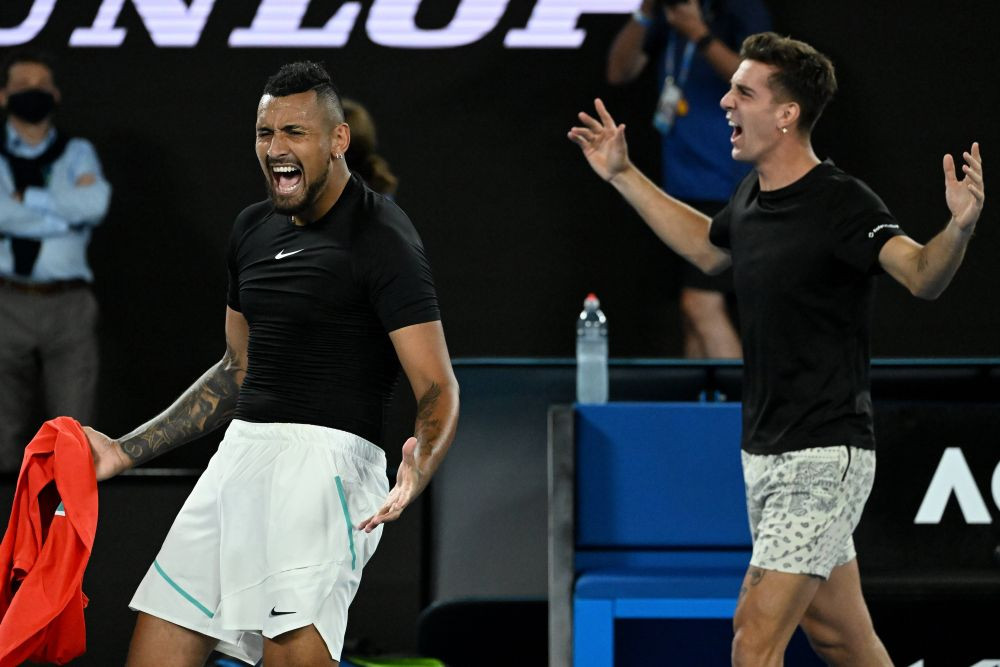 Cum să „distrugi” 2 jurnaliști la conferința de presă, de Nick Kyrgios: australianul a aplaudat ironic întrebările care l-au deranjat_7