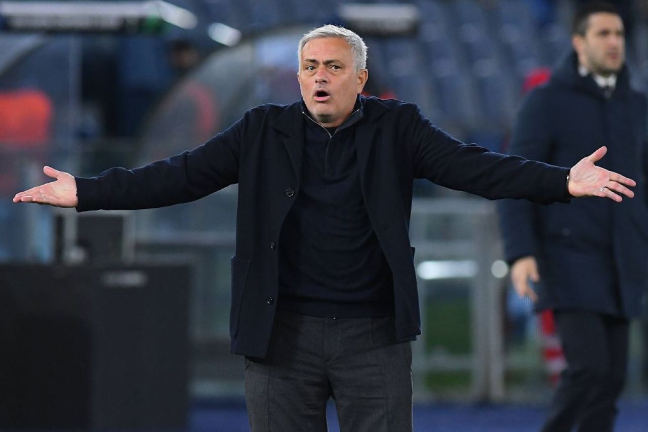 Mourhino începe războiul declarațiilor înainte de ”Derby della Capitale”: ”Cei de la Lazio stau acasă și fumează o țigară cu Sarri”_2
