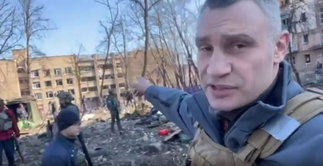 Klitschko a postat imagini de pe front! Primarul din Kiev a arătat cum se pregătesc ucrainenii să își apere țara_4