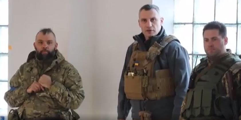 Klitschko a postat imagini de pe front! Primarul din Kiev a arătat cum se pregătesc ucrainenii să își apere țara_10