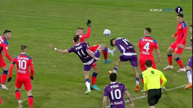 Sus genunchiul! Ivan Mamut a rezistat doar 45 de minute cu FC Argeș. Croatul de la FCSB, protagonist &icirc;n faza complicată din finalul primei reprize