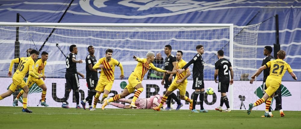 ALABA-la portocala! :) Madrilenii s-au &icirc;mbrăcat de doliu și au fost &icirc;ngropați de Barcelona lui Xavi pe Bernabeu! Spectacol făcut de catalani, după 5 meciuri fără victorie cu Real Madrid
