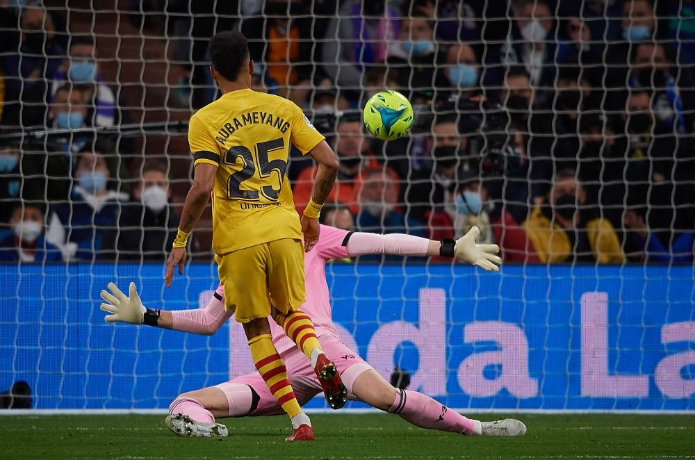 A intrat în istorie după primul ”El Clasico”! Aubameyang a reușit ce nu au putut Messi și Ronaldo_17