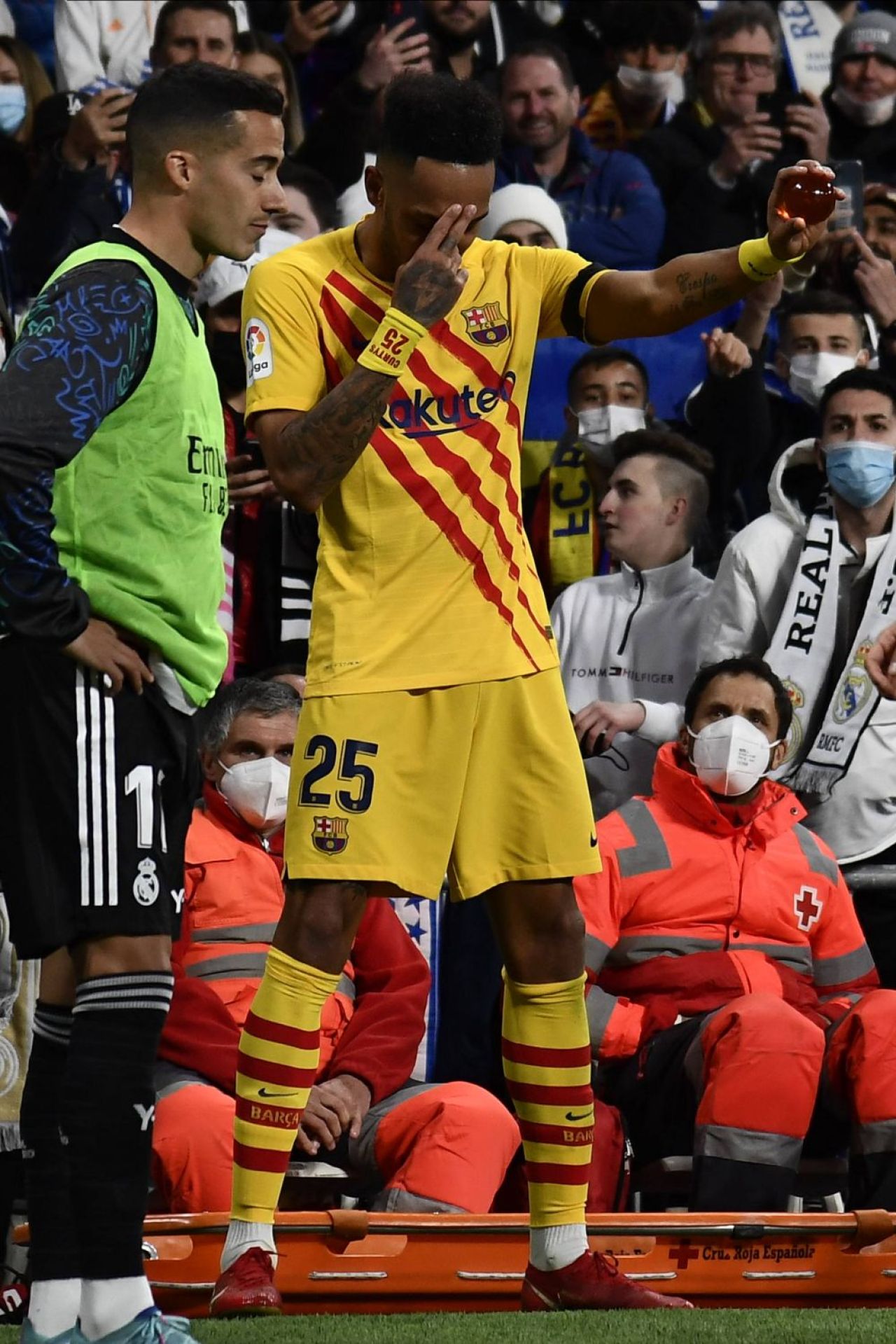 Goku Aubameyang! Eroul catalanilor pe Stantiago Bernabeu a sărbătorit cu stil victoria din El Clasico: ce semnificație are_13