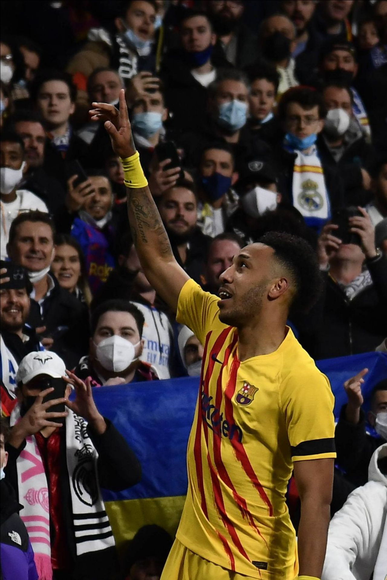 Goku Aubameyang! Eroul catalanilor pe Stantiago Bernabeu a sărbătorit cu stil victoria din El Clasico: ce semnificație are_14