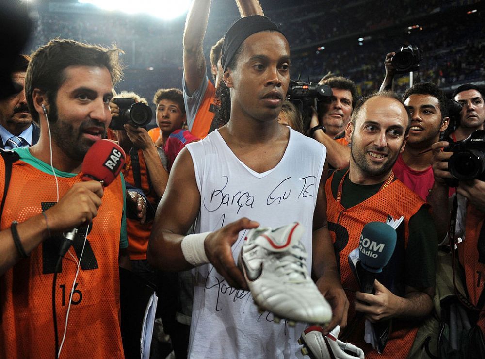 Idolul unei generații! Ronaldinho împlinește 42 de ani. Poveste memorabilă cu ”dințosul”_3