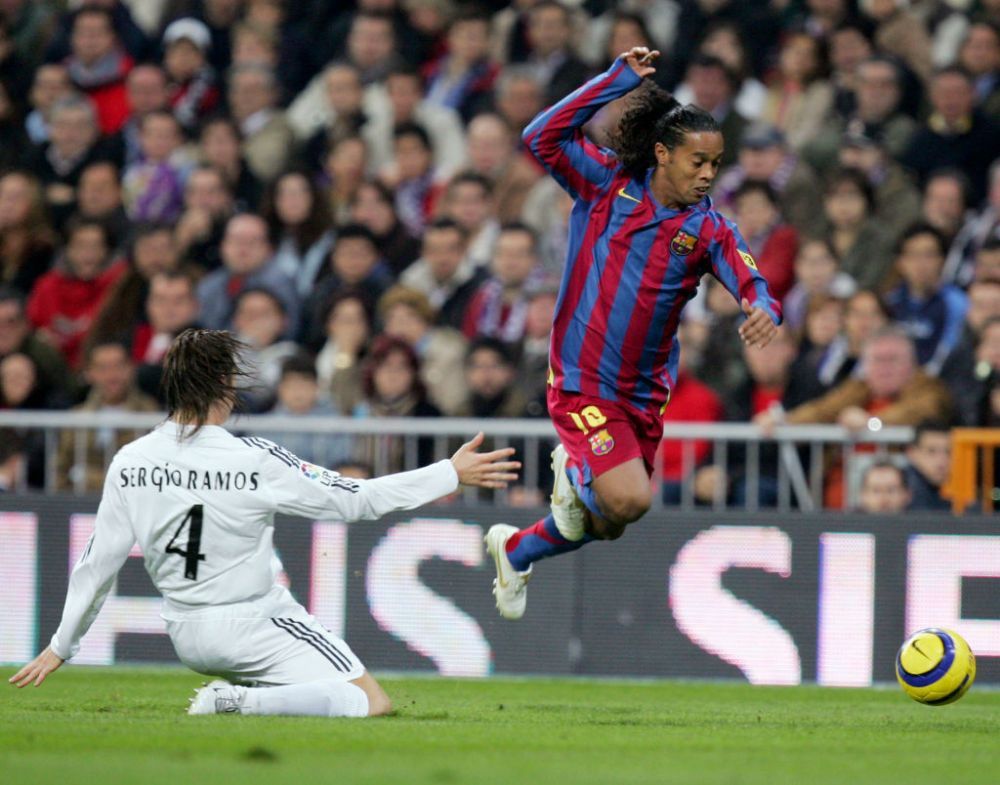 Idolul unei generații! Ronaldinho împlinește 42 de ani. Poveste memorabilă cu ”dințosul”_11