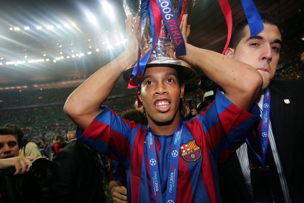 Idolul unei generații! Ronaldinho împlinește 42 de ani. Poveste memorabilă cu ”dințosul”_18
