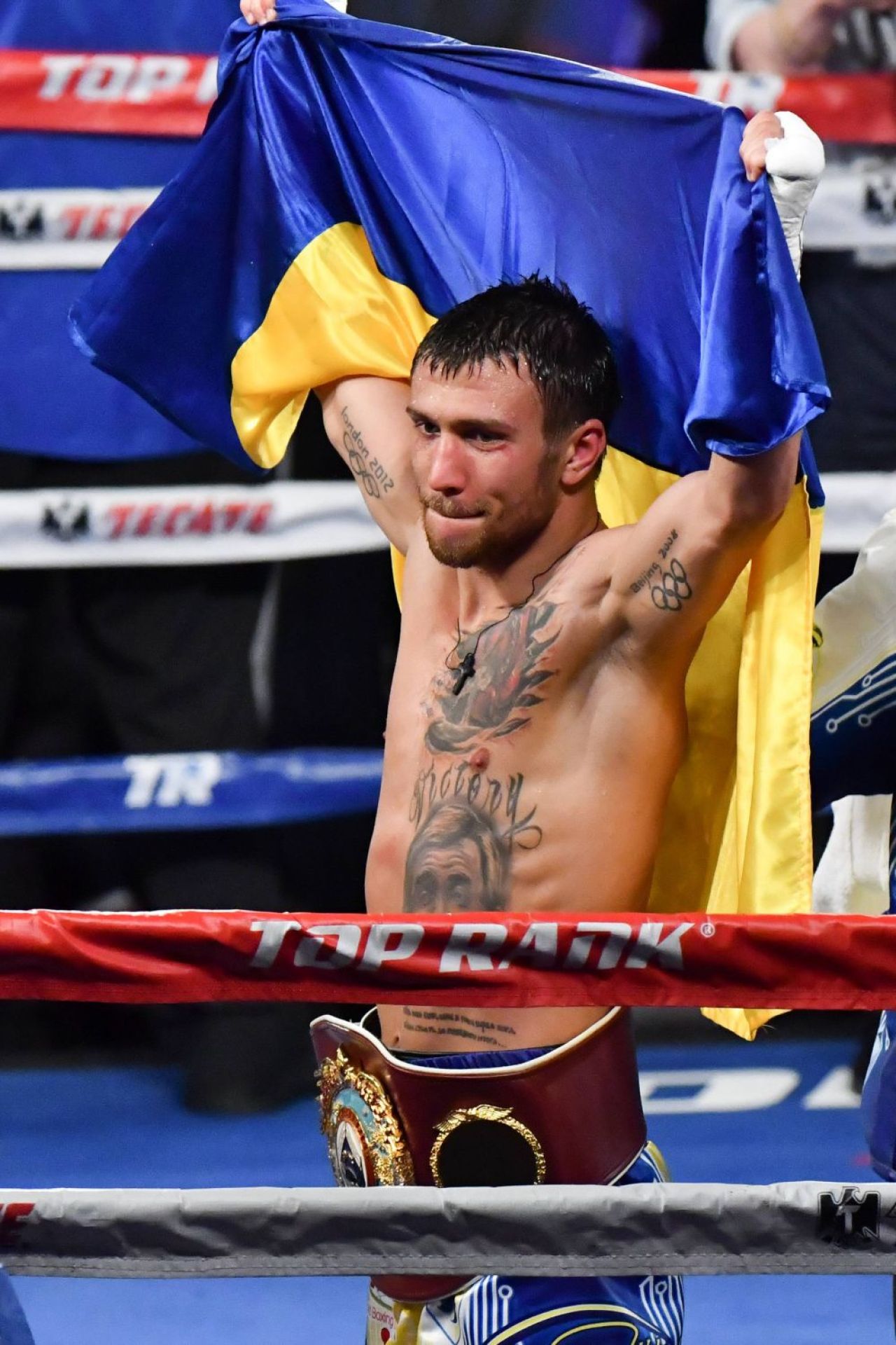 A renunțat la cel mai tare meci al carierei pentru a rămâne pe front în Ucraina! Boxerul care a refuzat să își părăsească țara _6