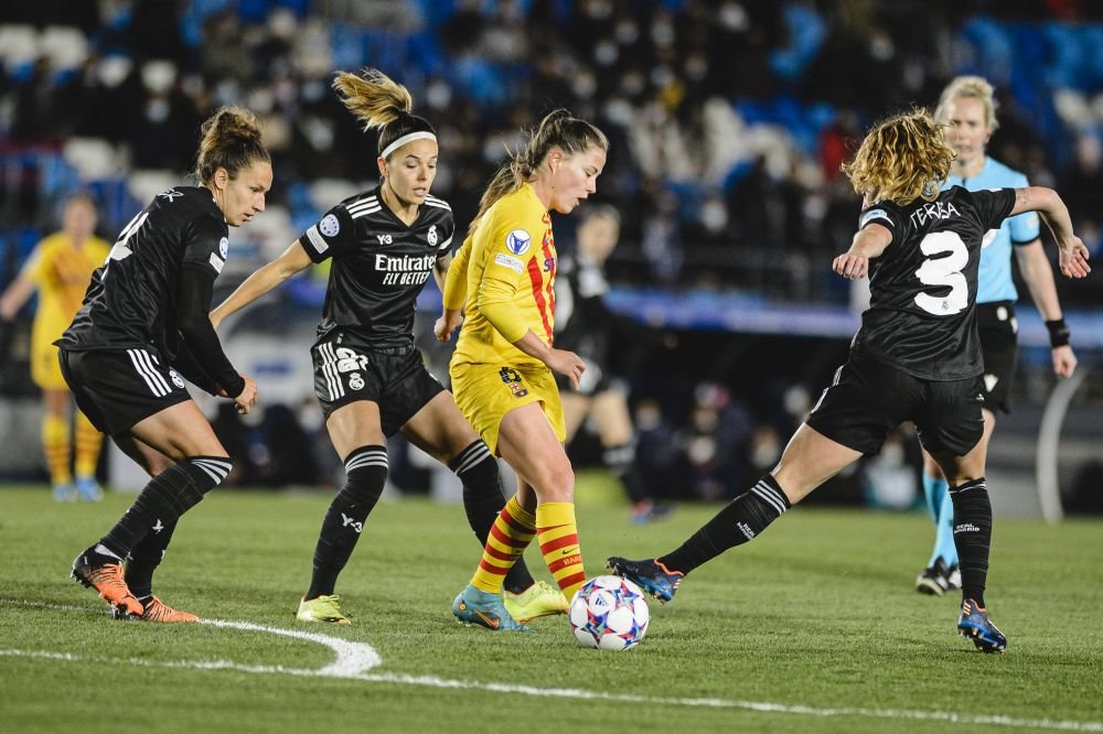 Săptămână perfectă pentru Barcelona! După victoria echipei lui Xavi din El Clasico și echipa de fotbal feminin s-a impus cu Real Madrid, în sferturile Champions League_4