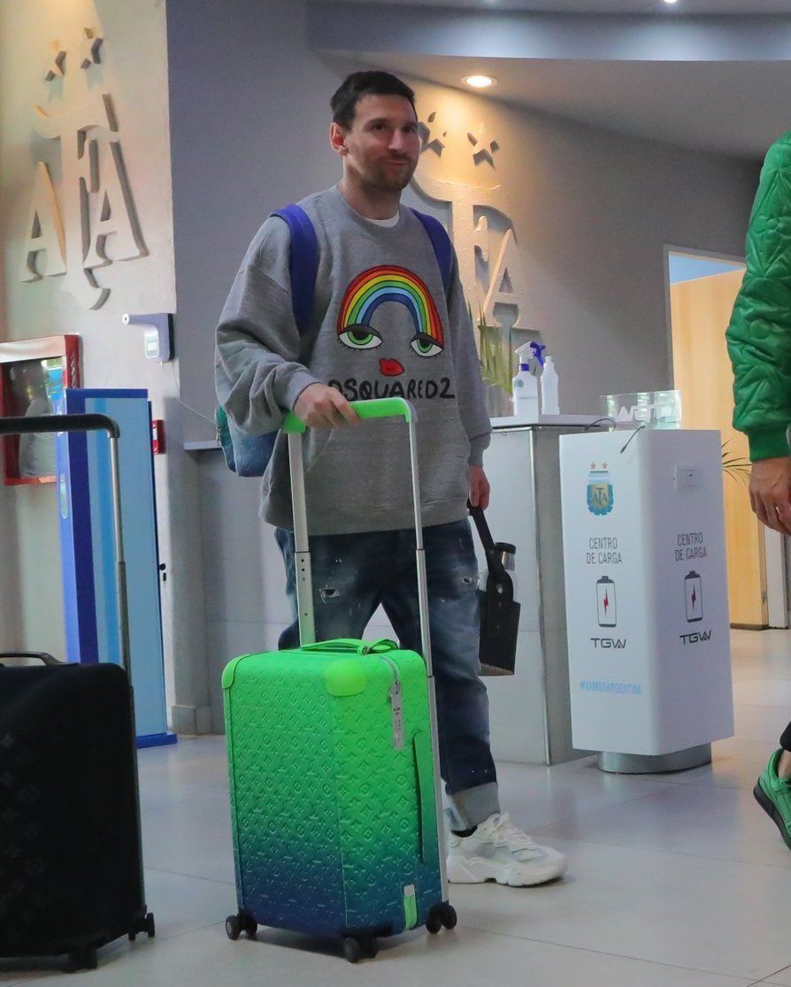 Lionel Messi, analizat până la ultimul detaliu. Cât costă ținuta cu care starul argentinian s-a prezentat la națională _2