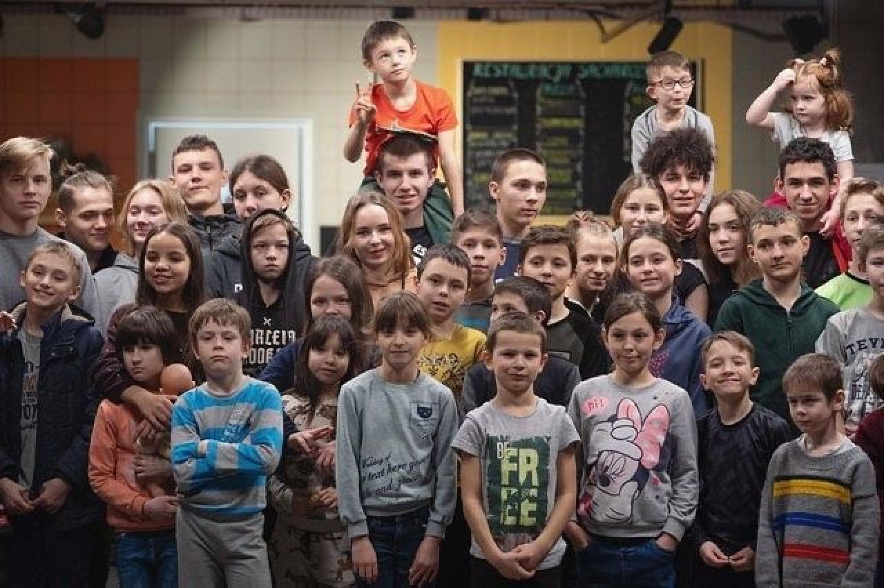 Fanii unui club scoțian au salvat 54 de orfani din Ucraina. Copiii au cerut imediat să viziteze un loc celebru_4