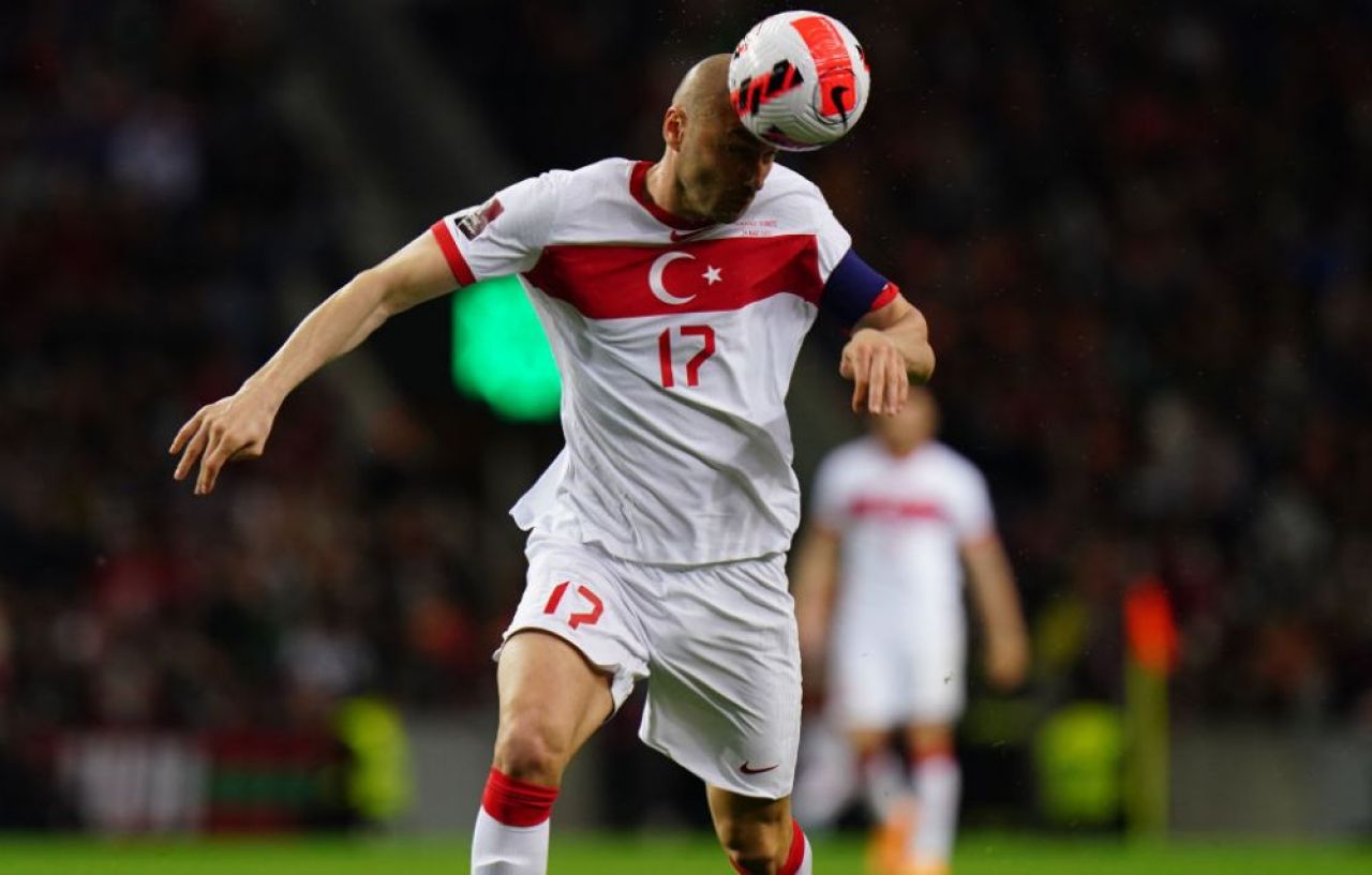 Burak Yilmaz şi-a anunţat retragerea din naţionala Turciei_11