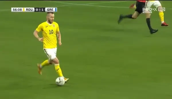 Maxim recuperează bine balonul la centrul terenului, îi trimite lui Răzvan Marin, care șutează puternic, trimițând pe lângă poartă