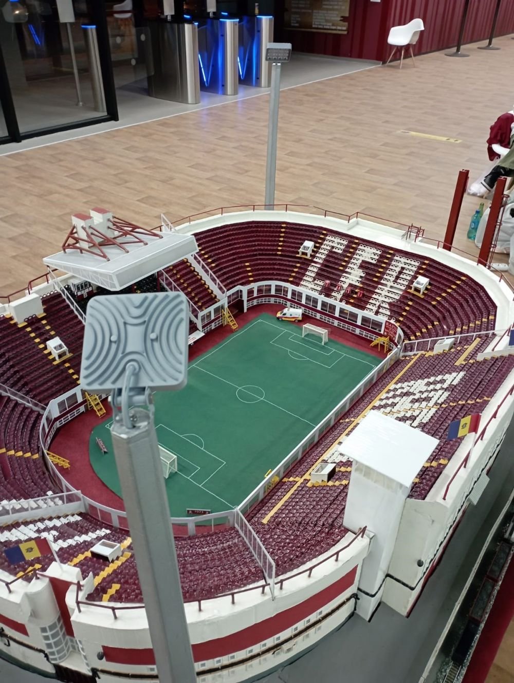 Pasiune pentru Rapid! Un suporter a realizat macheta fostei arene din Giulești din cheițe de doze_2