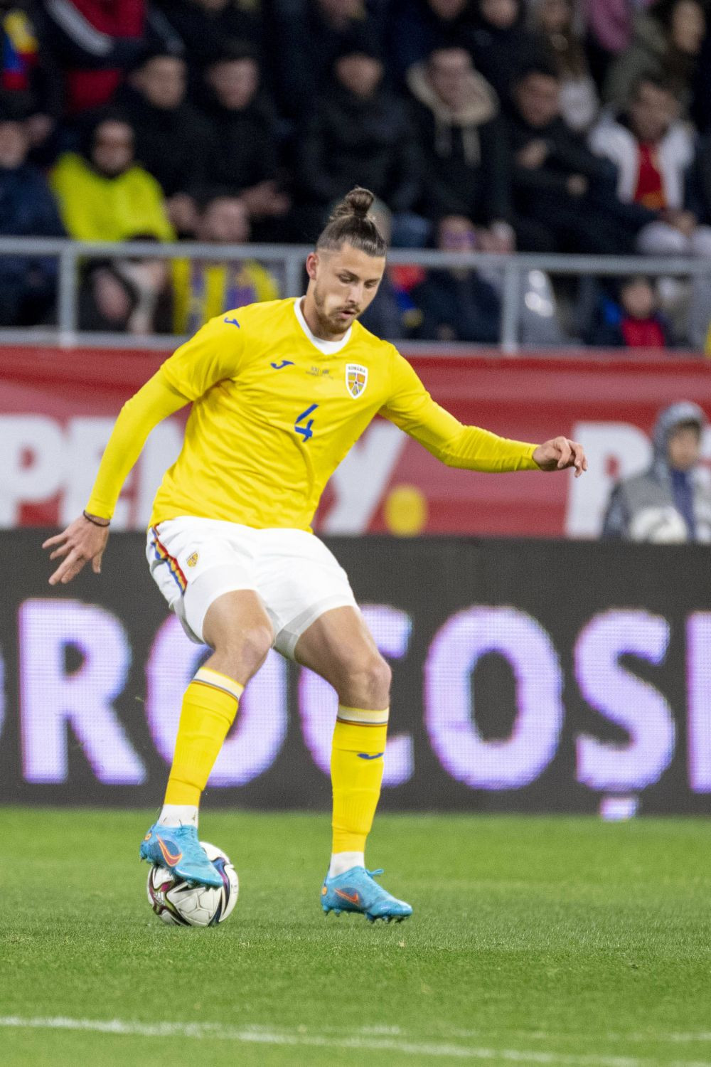 Sfatul pe care Radu Drăgușin l-a primit după debutul la națională! Ce ar trebui să facă t&acirc;nărul jucător pentru a deveni unul dintre liderii Rom&acirc;niei&nbsp;