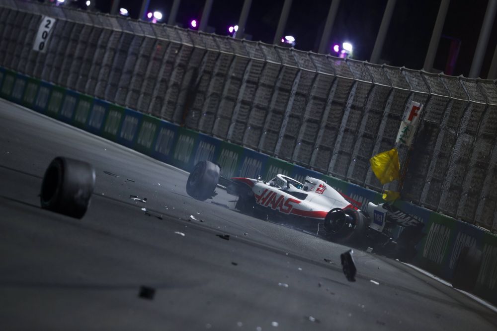 Accident horror pentru Mick Schumacher în calificările Marelui Premiu al Arabiei Saudite! Mașina i-a fost distrusă! Care e starea pilotului _6
