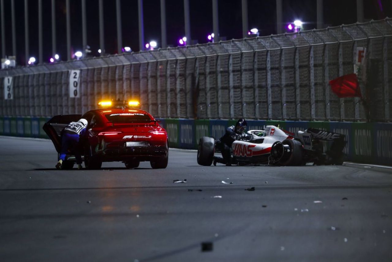 Accident horror pentru Mick Schumacher în calificările Marelui Premiu al Arabiei Saudite! Mașina i-a fost distrusă! Care e starea pilotului _7