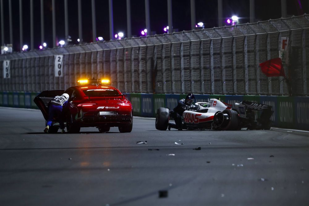 Accident horror pentru Mick Schumacher în calificările Marelui Premiu al Arabiei Saudite! Mașina i-a fost distrusă! Care e starea pilotului _7
