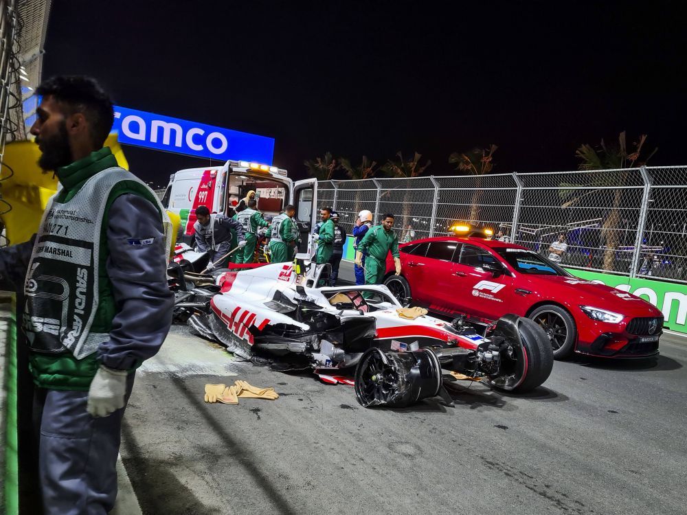 Accident horror pentru Mick Schumacher în calificările Marelui Premiu al Arabiei Saudite! Mașina i-a fost distrusă! Care e starea pilotului _12