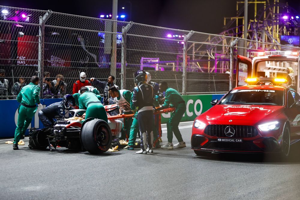 Accident horror pentru Mick Schumacher în calificările Marelui Premiu al Arabiei Saudite! Mașina i-a fost distrusă! Care e starea pilotului _13