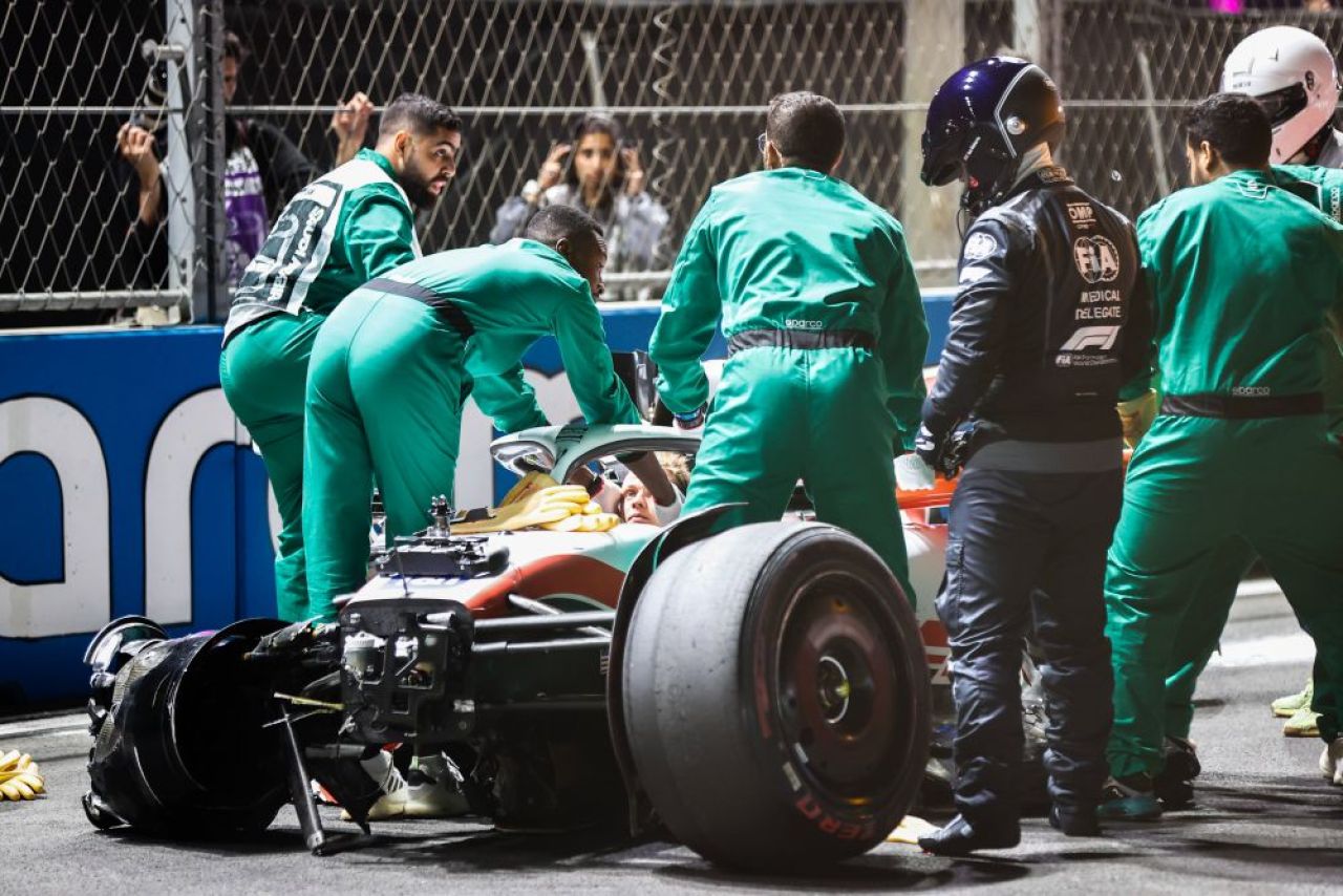 Accident horror pentru Mick Schumacher în calificările Marelui Premiu al Arabiei Saudite! Mașina i-a fost distrusă! Care e starea pilotului _15
