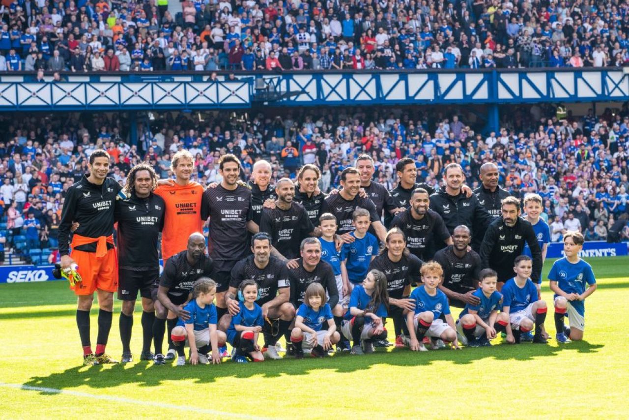 „Regele” s-a întors pe teren! Gică Hagi, coechipier cu Figo și Kaka într-un meci de senzație cu legendele lui Rangers _3