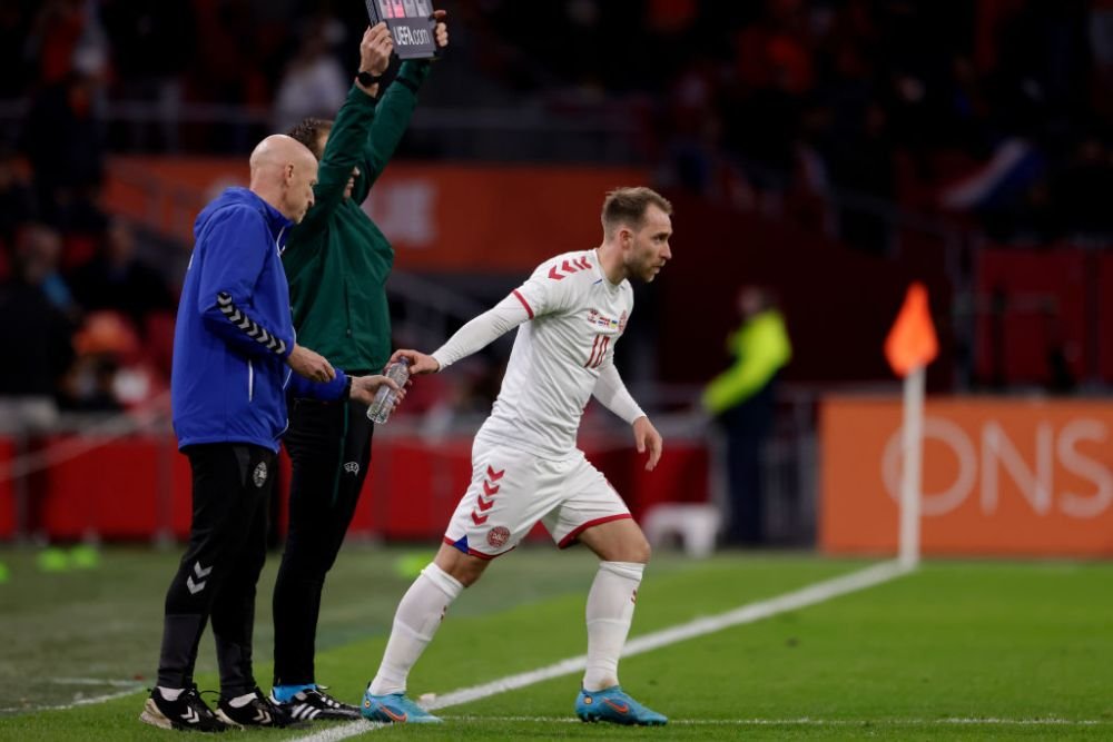 Absolut fenomenal! Christian Eriksen a revenit pe teren la națională după infarctul suferit la Euro 2020 și a marcat în doar două minute_2