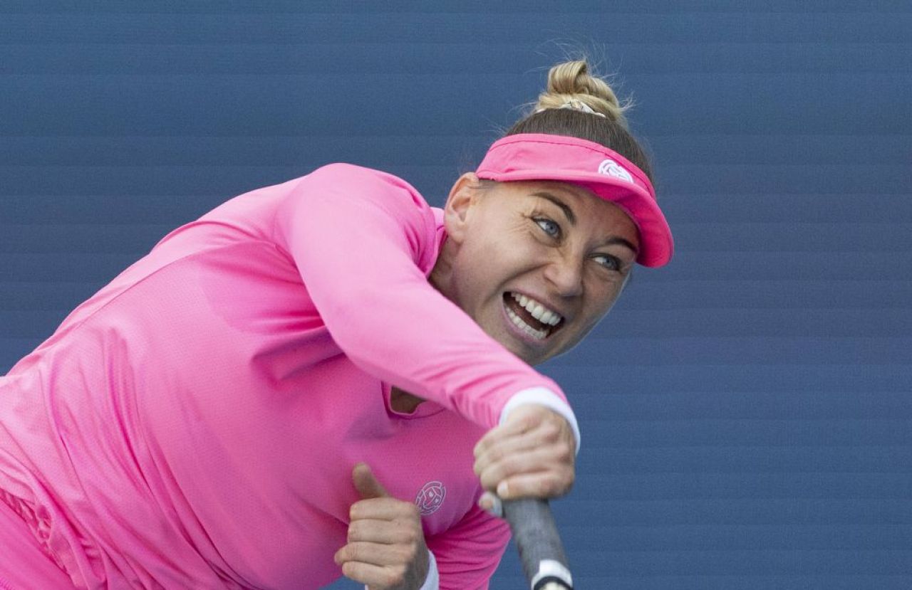 Atitudine puternică! Rusoaica Vera Zvonareva a apărut la Miami cu un mesaj scris cu markerul pe echipament_2