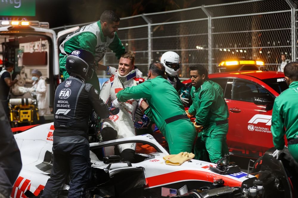 Care e starea de sănătate a lui Mick Schumacher după accidentul din calificări de la Jeddah. 270 km/h era viteza bolidului său&nbsp;