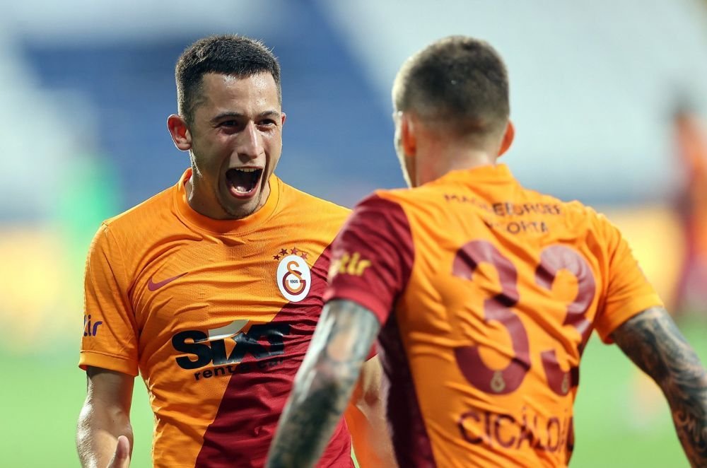 Turcii au publicat salariile pe care le c&acirc;știgă Olimpiu Moruțan și Alexandru Cic&acirc;ldău la Galatasaray