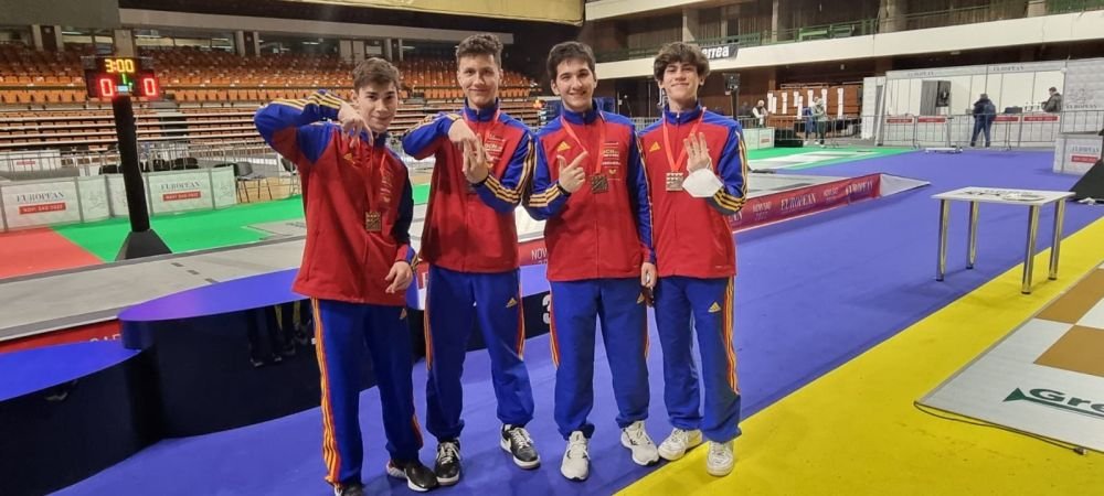 Cel mai bun scrimer român la Europenele de cadeți, scos din lot ca să fie trimis la Mondiale băiatul șefului COSR. Dacian Enache contribuise decisiv la bronzul câștigat de tricolori pe 2 martie, dar a fost lăsat acasă_4