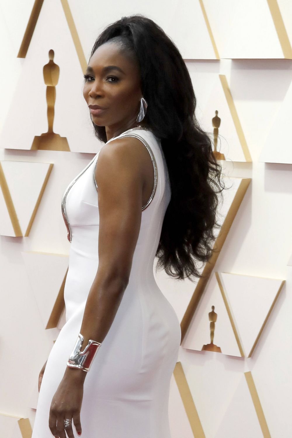 Surorile Williams, apariție genială ca prezentatoare la Gala Premiilor Oscar! Ținuta sexy purtată de Venus Williams a atras toate privirile_14