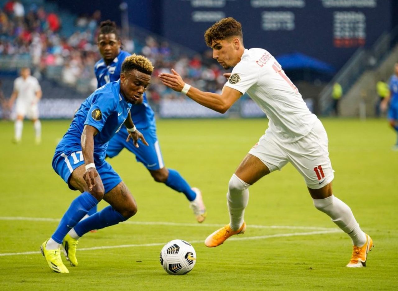 Cum să ajungi la Mondial: selecționerul Canadei a antrenat doar la fete și se bazează pe un puști român și pe un veteran trecut prin Liga 1_4