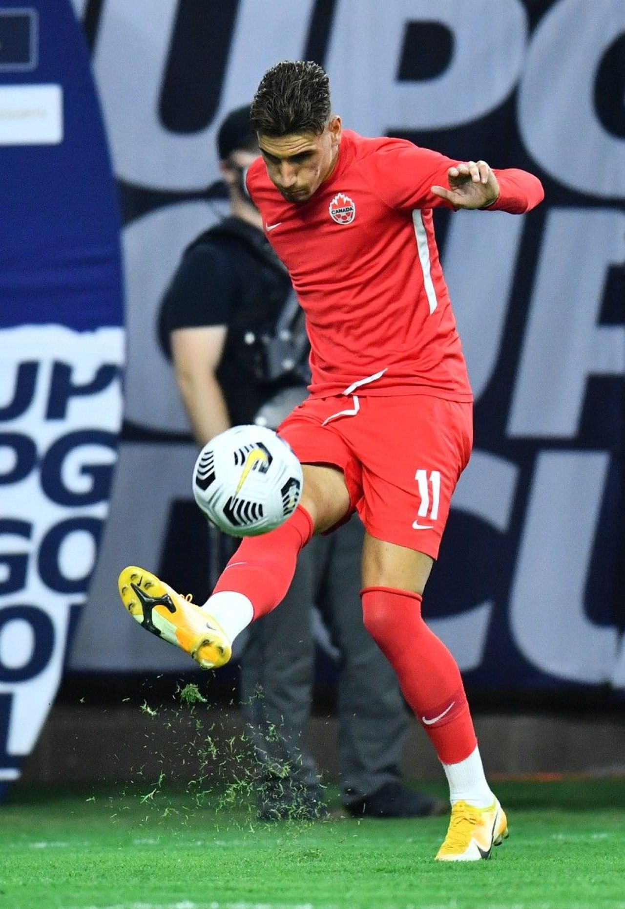 Cum să ajungi la Mondial: selecționerul Canadei a antrenat doar la fete și se bazează pe un puști român și pe un veteran trecut prin Liga 1_5