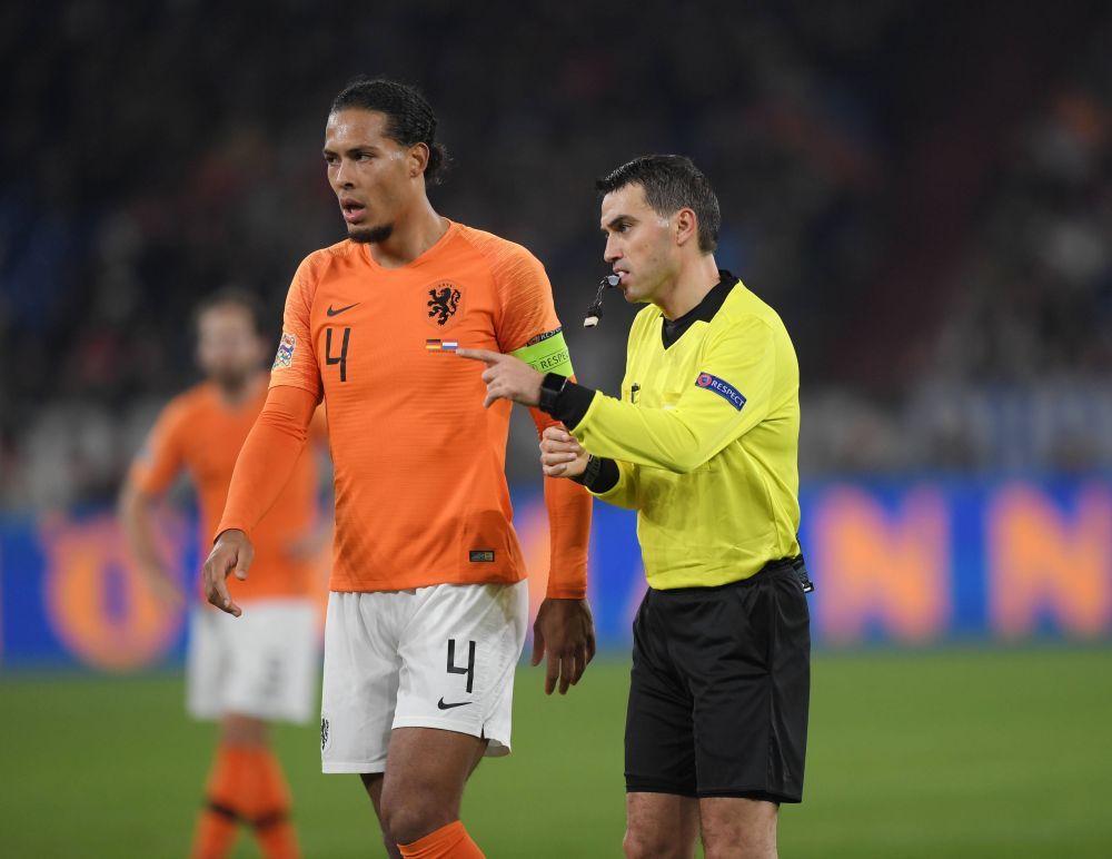 Atât de mare e Ovidiu Hațegan! Colecție impresionantă de imagini cu arbitrul român și starurile fotbalului mondial_11