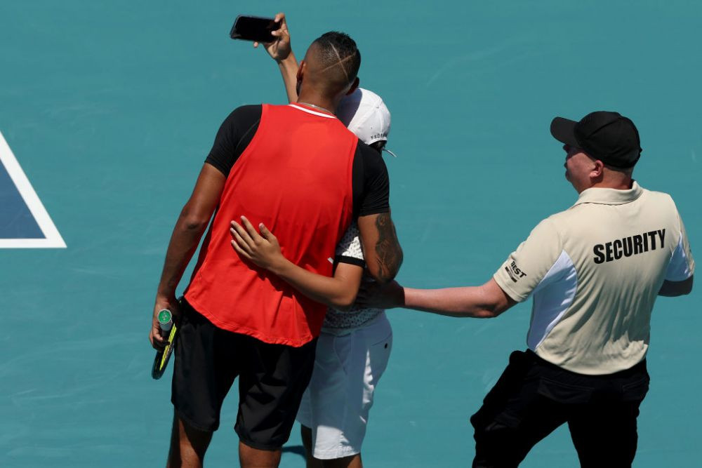 „Totul e mai rău când arbitrezi tu. Ar trebui să fii concediat.” Nick Kyrgios, cocktail de nervi la Miami: a fost penalizat drastic_9