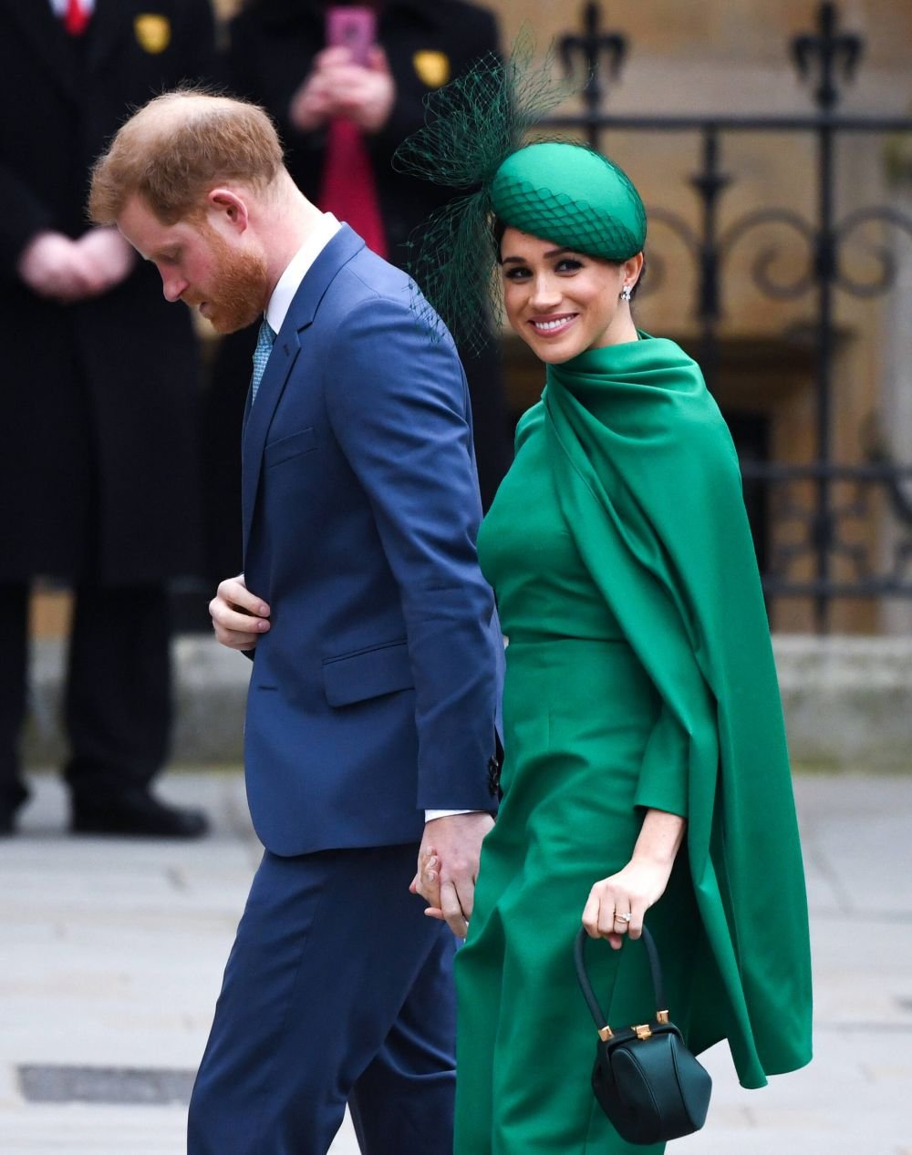Decizia cu care Meghan și Harry îi pot înfuria pe cei din Familia Regală! Nu au mers la memorialul Prințului Philip, dar se pregătesc să participe la nunta fiului lui Beckham _10
