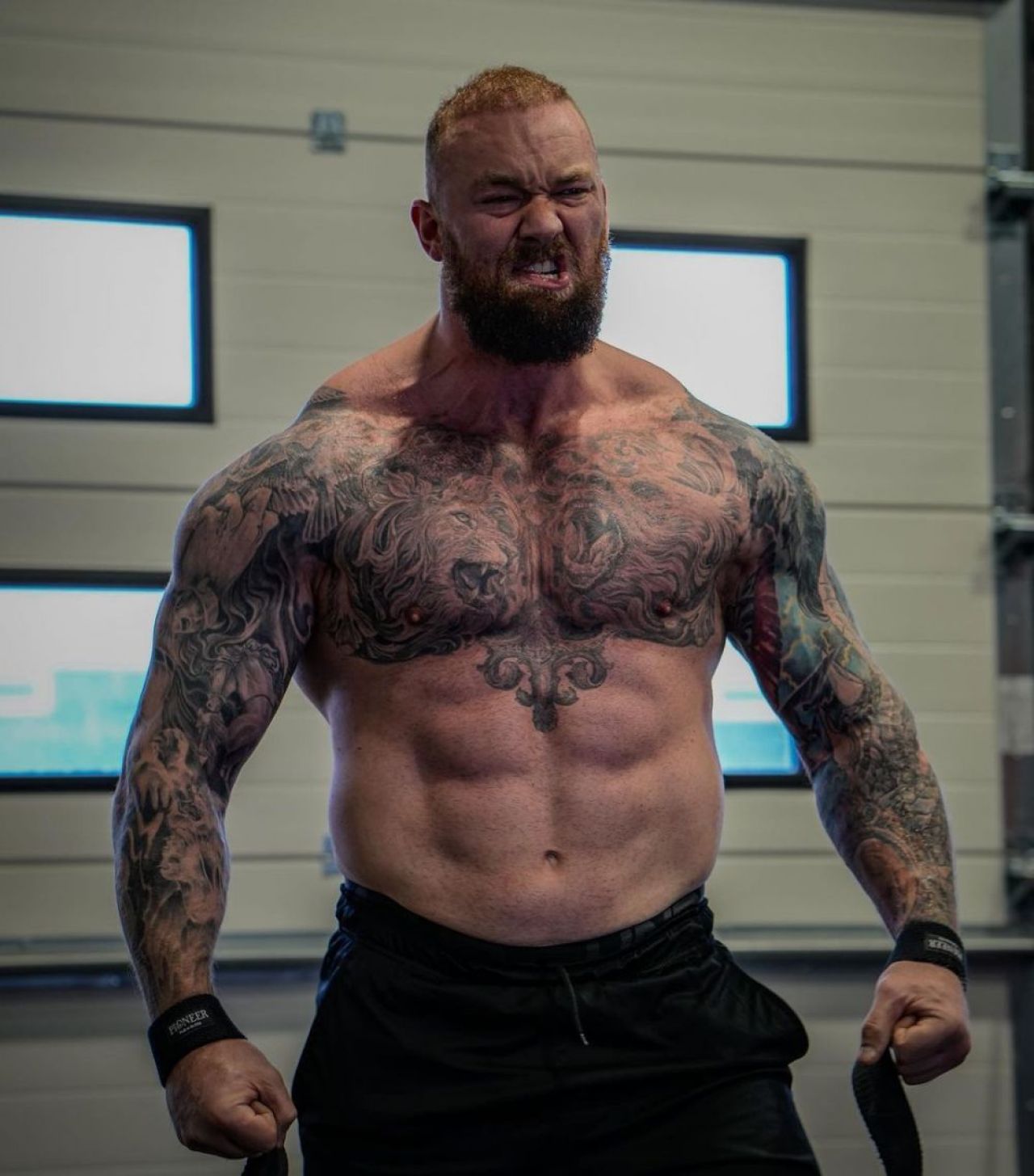 „Muntele Thor” îl provoacă pe campionul mondial Tyson Fury: „Să lupte și să simtă adevărata forță!”_3