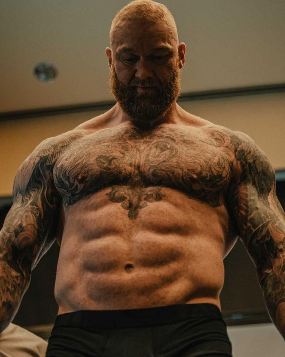 „Muntele Thor” îl provoacă pe campionul mondial Tyson Fury: „Să lupte și să simtă adevărata forță!”_4
