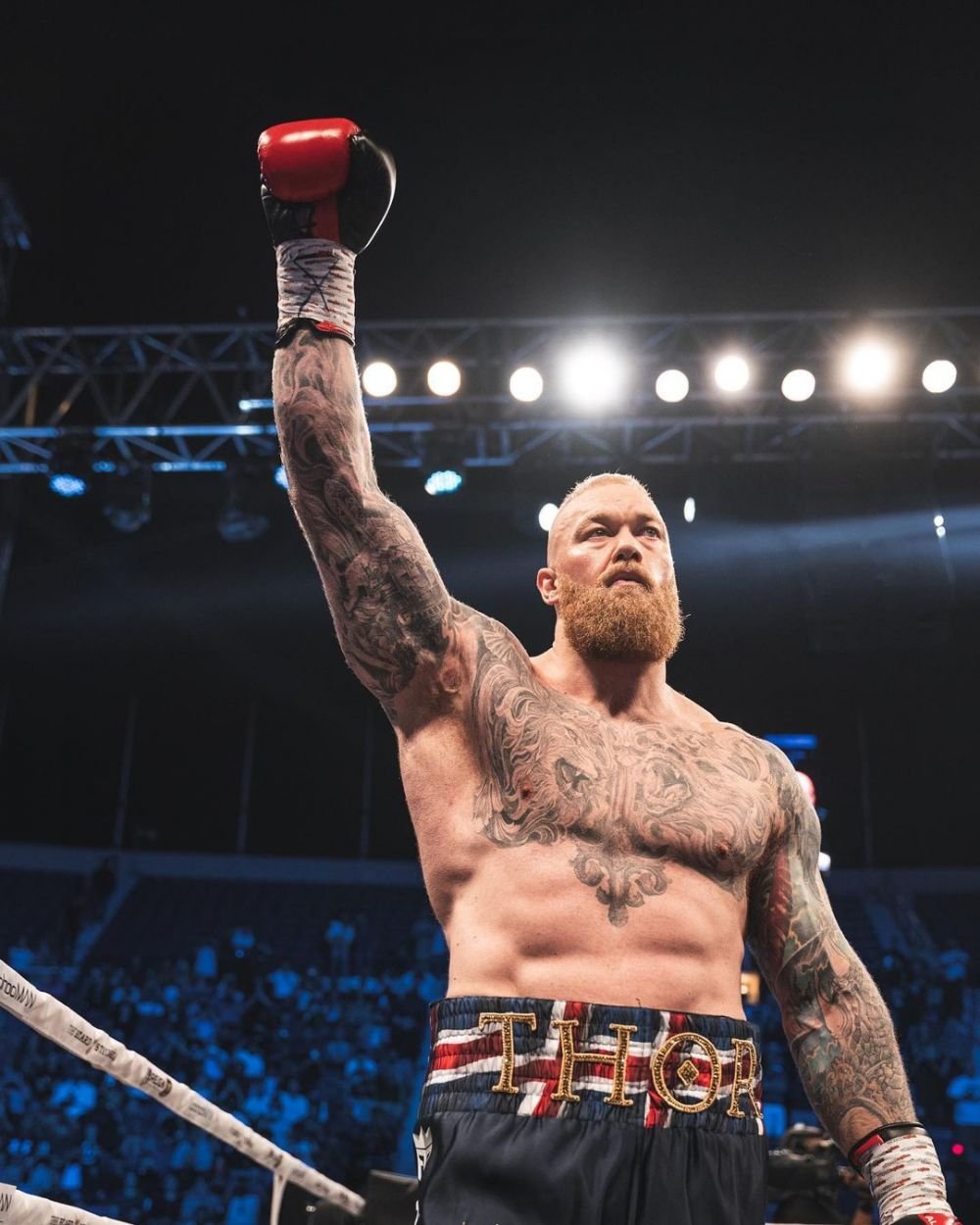 „Muntele Thor” îl provoacă pe campionul mondial Tyson Fury: „Să lupte și să simtă adevărata forță!”_6