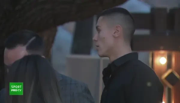 David Popovici, &icirc;nsoțit de iubită la o ceremonie de premiere. &Icirc;notătorul rom&acirc;n a mărturisit care sunt așteptările pentru Olimpiada din 2024