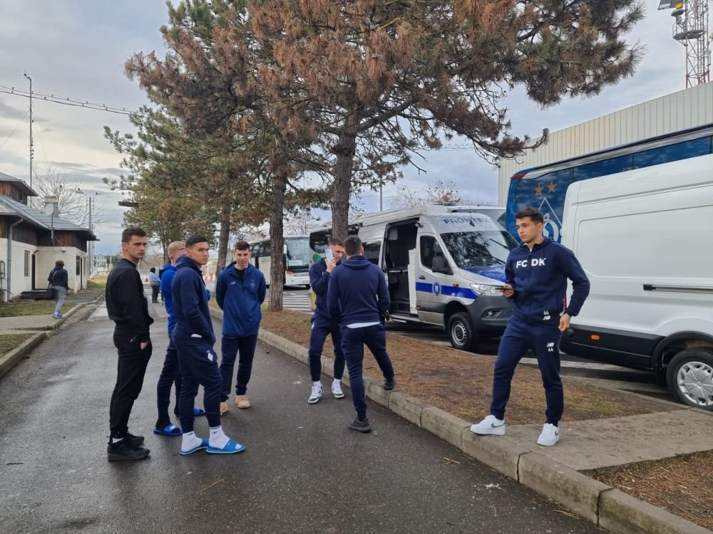 Dynamo Kyiv A Ajuns In Romania Trupa Lui Zil Luce Se Va Pregati In Tara Noastra Pentru Zmeciurile De Pace