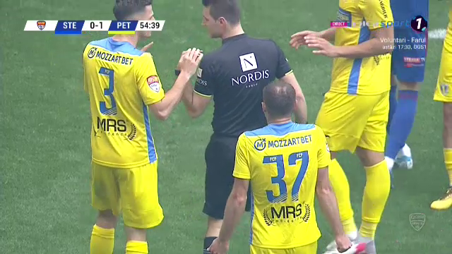 Penalty dubios primit de CSA Steaua în meciul cu Petrolul! Ploieștenii au contestat vehement decizia arbitrului_5
